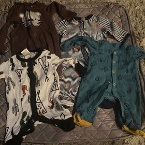 Newborn baby onesies set